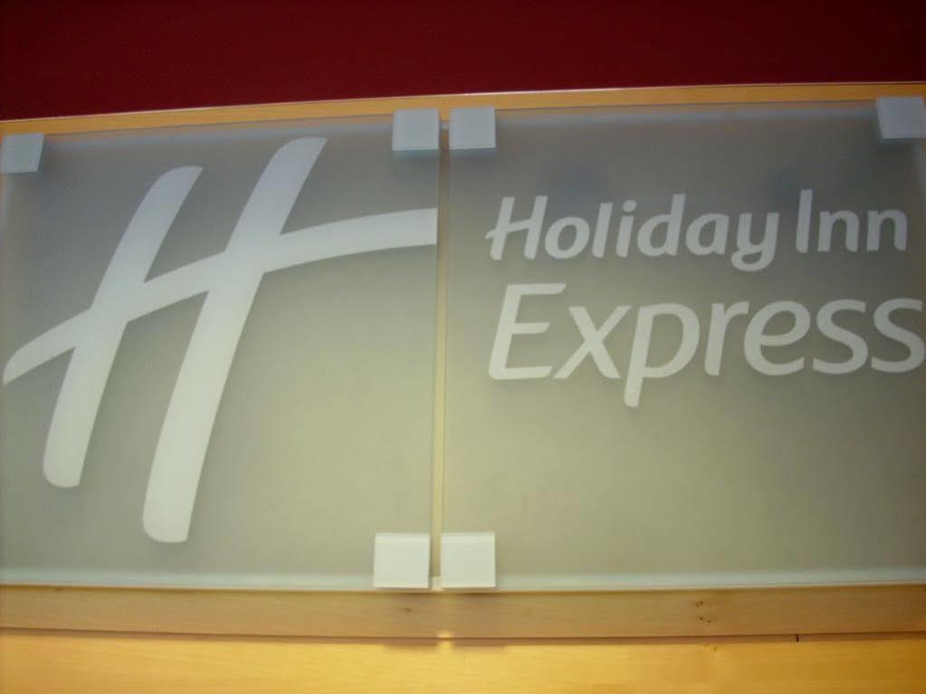 Holiday Inn Express Madrid-Alcorcon, An Ihg Hotel Exterior foto